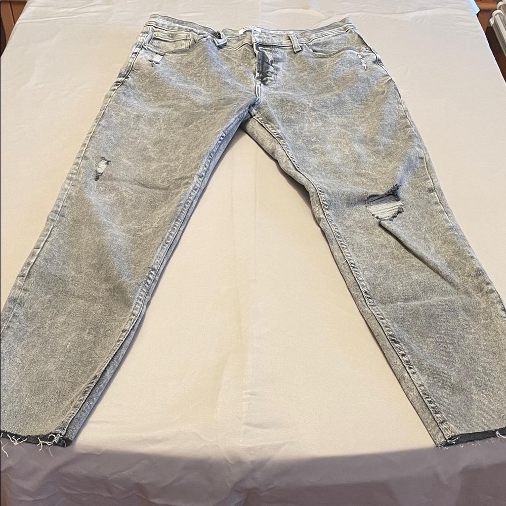 Women’s high-rise skinny jeans